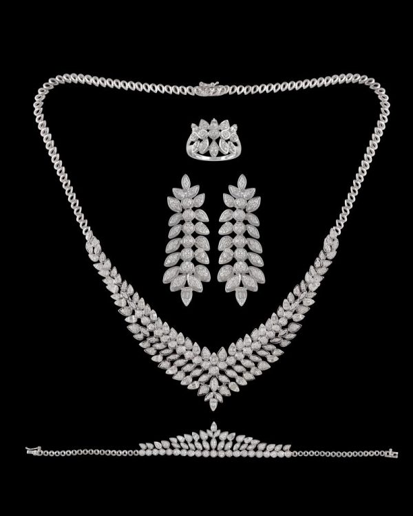 Diamond-Neck Set 5017