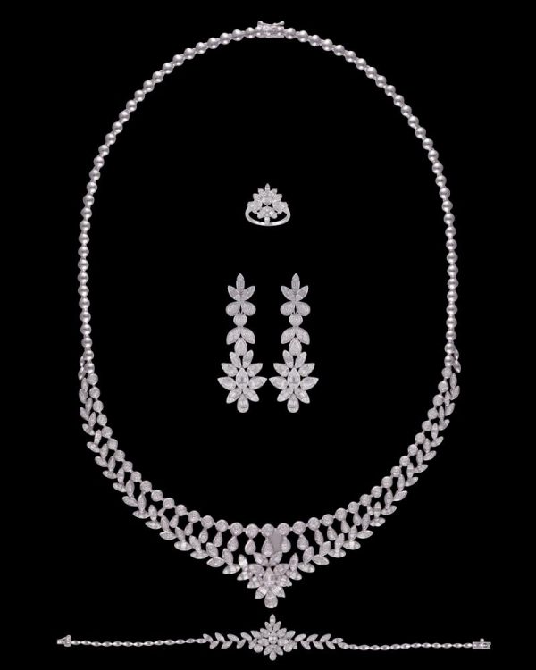 Diamond-Neck Set 5033